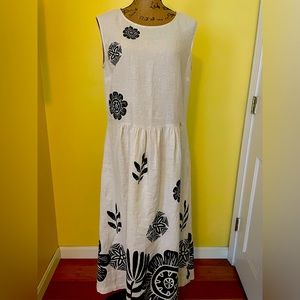 Linen sleeves dress.